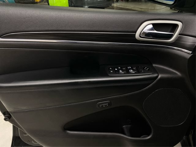 Used 2021 Jeep Grand Cherokee Limited AWD/4WD image 26