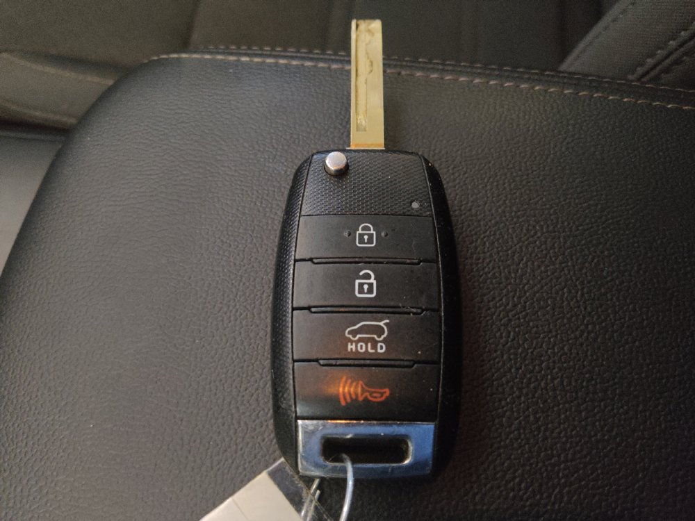 Used 2020 Kia Sorento LX FWD image 32