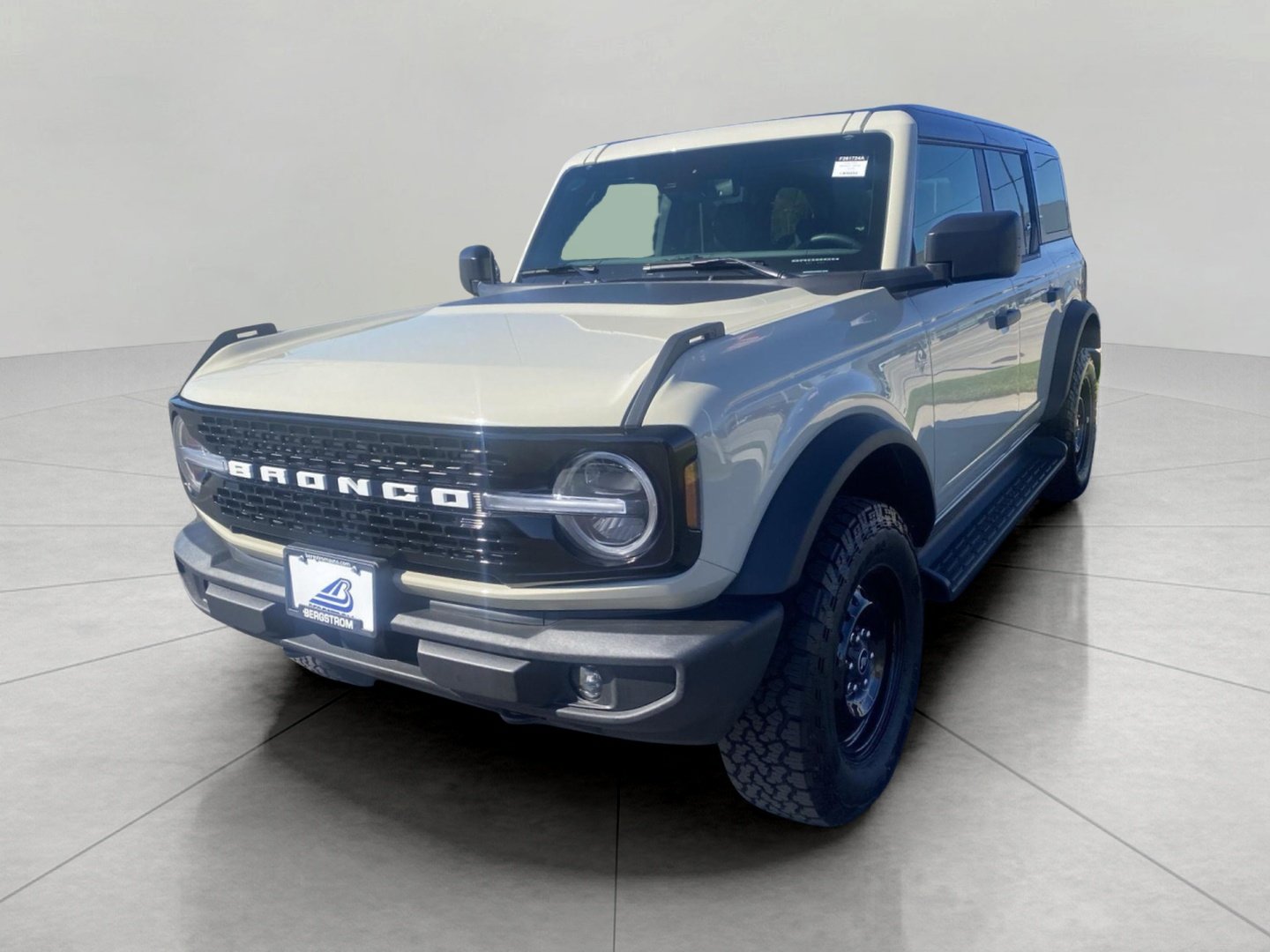 Used 2026 Ford Bronco Outer Banks w/ Black Appearance Package AWD/4WD image 3