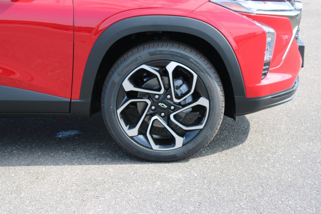 New 2026 Chevrolet Trax RS w/ Driver Confidence Package FWD image 12