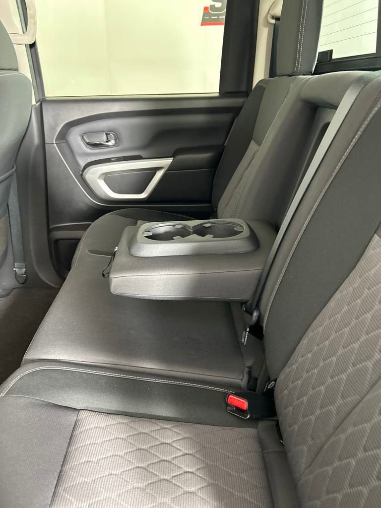 Used 2024 Nissan Titan SV w/ SV Convenience Package image 27