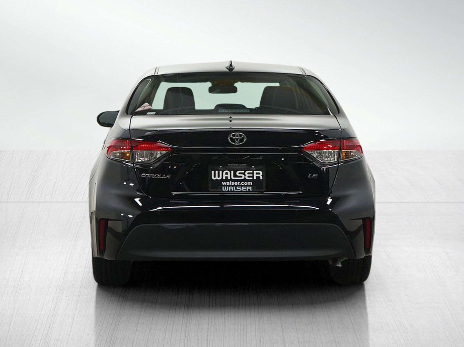 Used 2025 Toyota Corolla LE FWD image 4