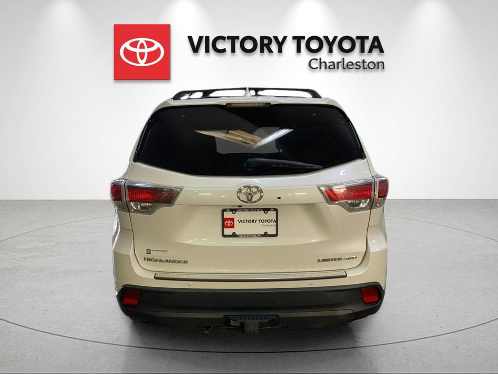 Used 2015 Toyota Highlander Limited Platinum image 4