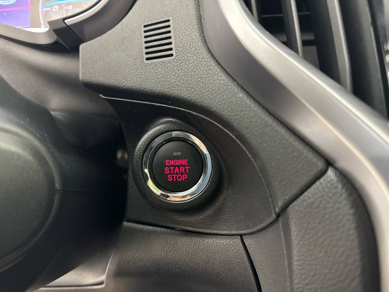 Used 2022 Subaru Ascent Limited w/ Technology Package image 24