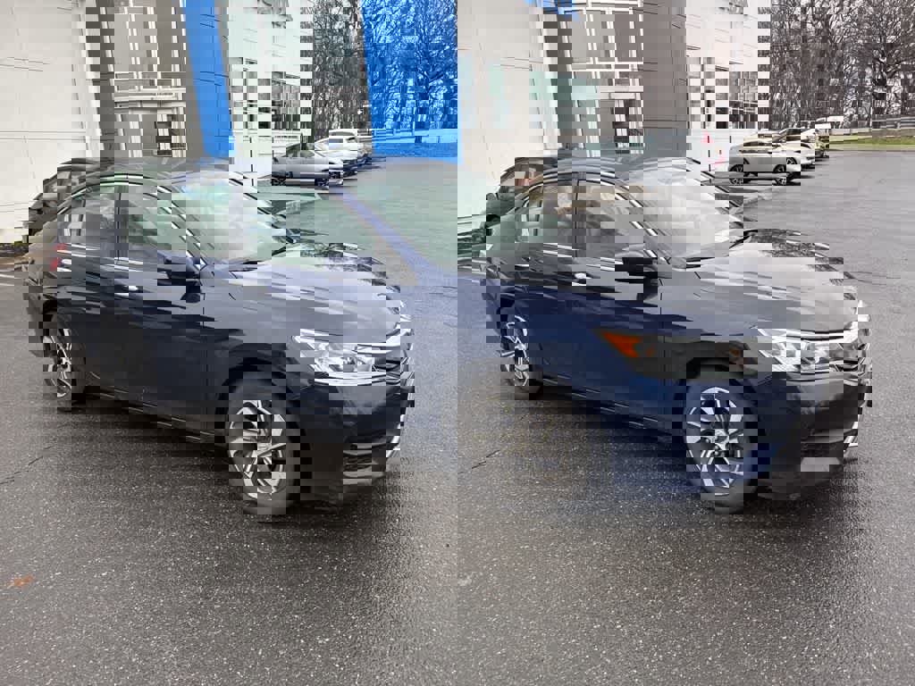 Used 2017 Honda Accord LX image 11