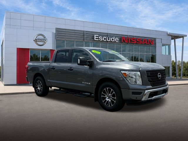 Used 2024 Nissan Titan SV w/ SV Convenience Package RWD image 1