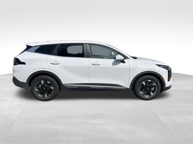 Certified 2026 Kia Sportage LX FWD image 9