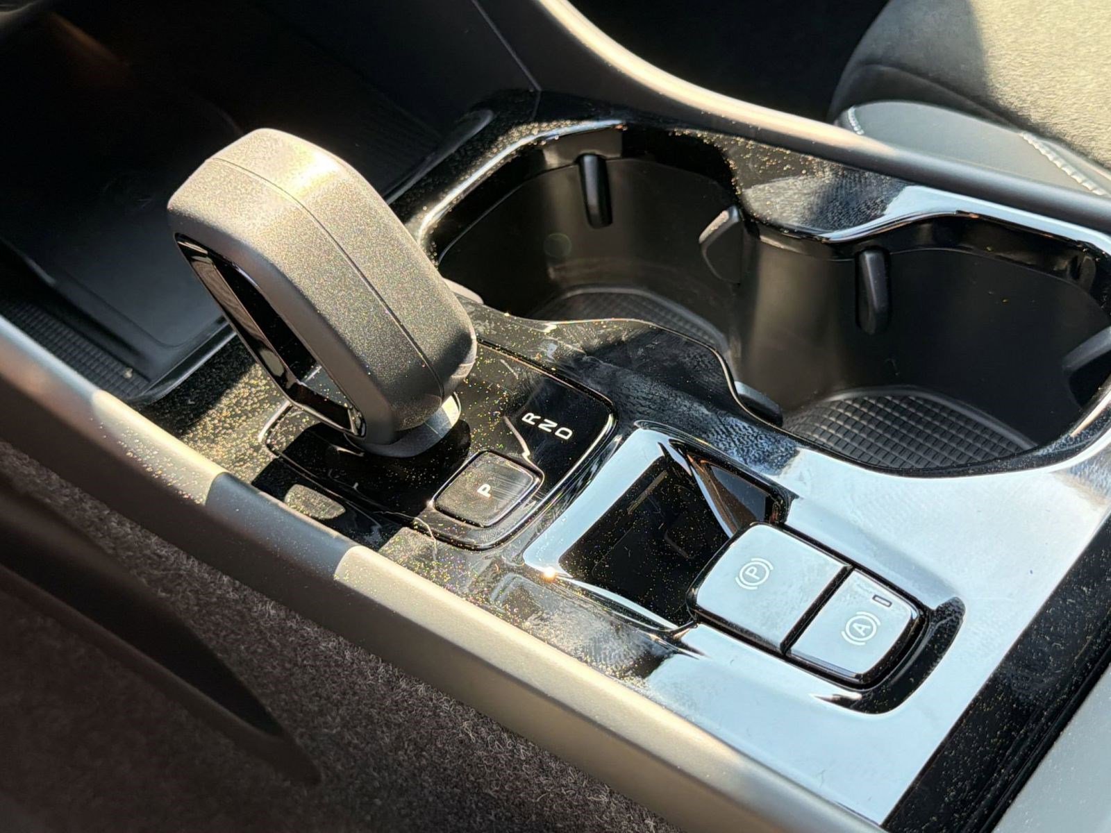 New 2026 Volvo XC40 B5 Ultra w/ Protection Package Premier image 17