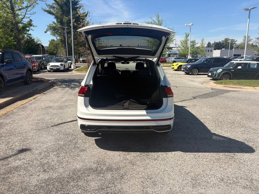 Used 2022 Volkswagen Tiguan SE R-Line AWD/4WD image 14