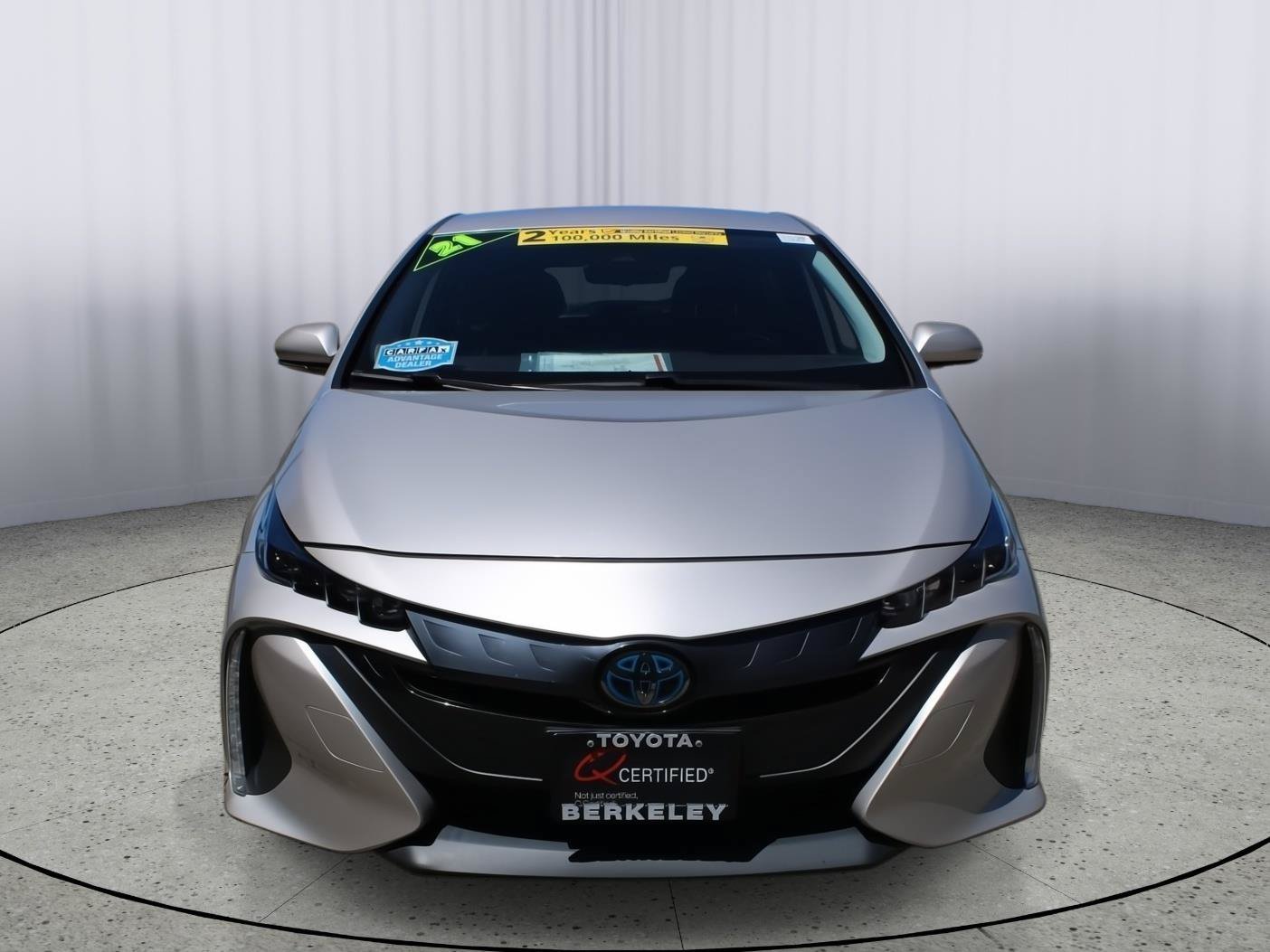 Used 2021 Toyota Prius Prime XLE FWD image 3