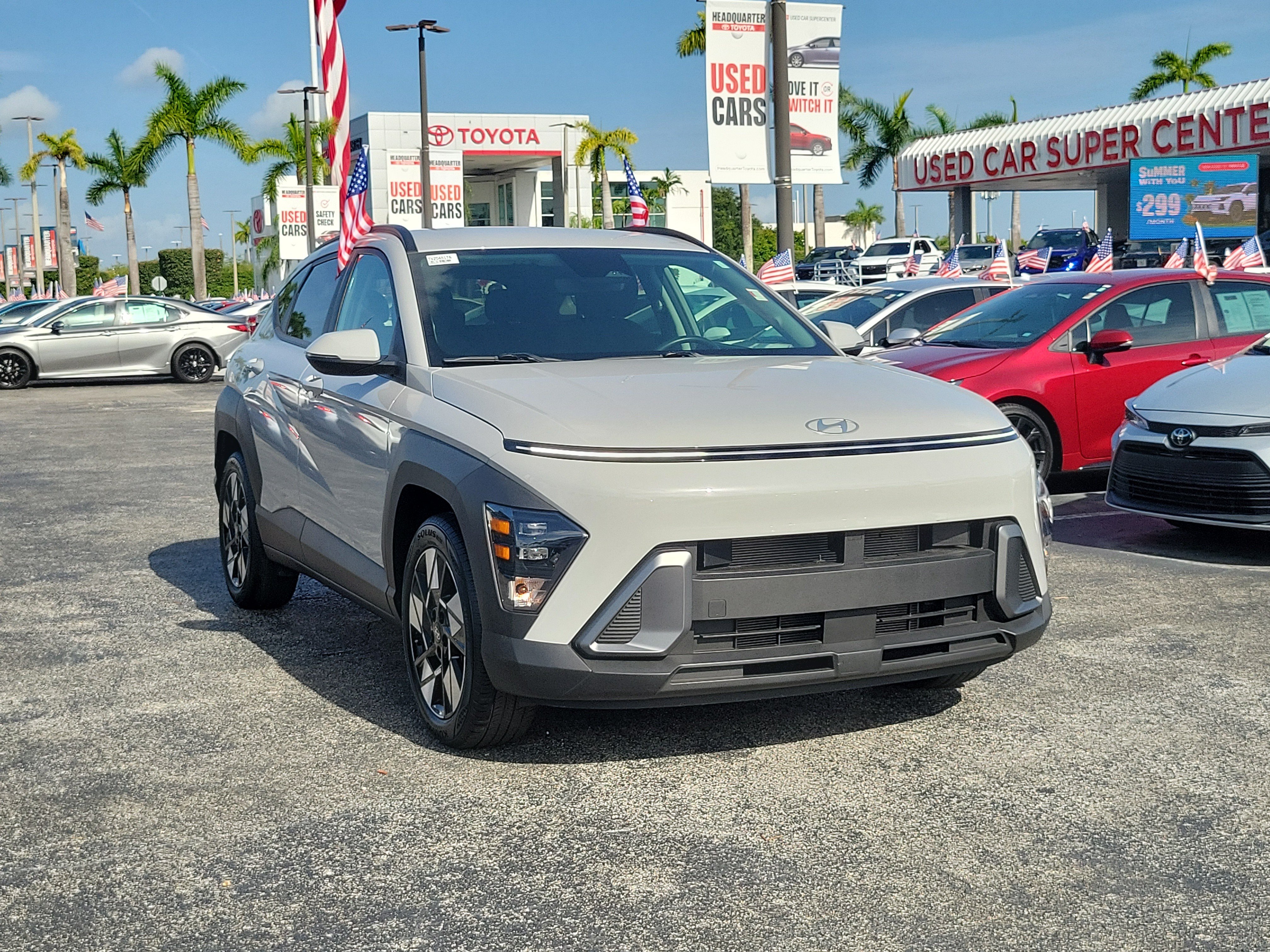 Used 2024 Hyundai Kona SEL FWD image 2