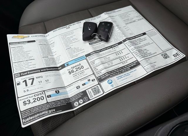 Used 2024 Chevrolet Colorado ZR2 w/ ZR2 Convenience Package III image 29