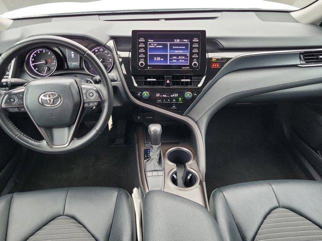 Used 2024 Toyota Camry SE image 9