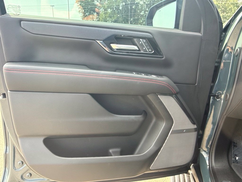 Used 2025 GMC Yukon XL AT4 Ultimate AWD/4WD image 33