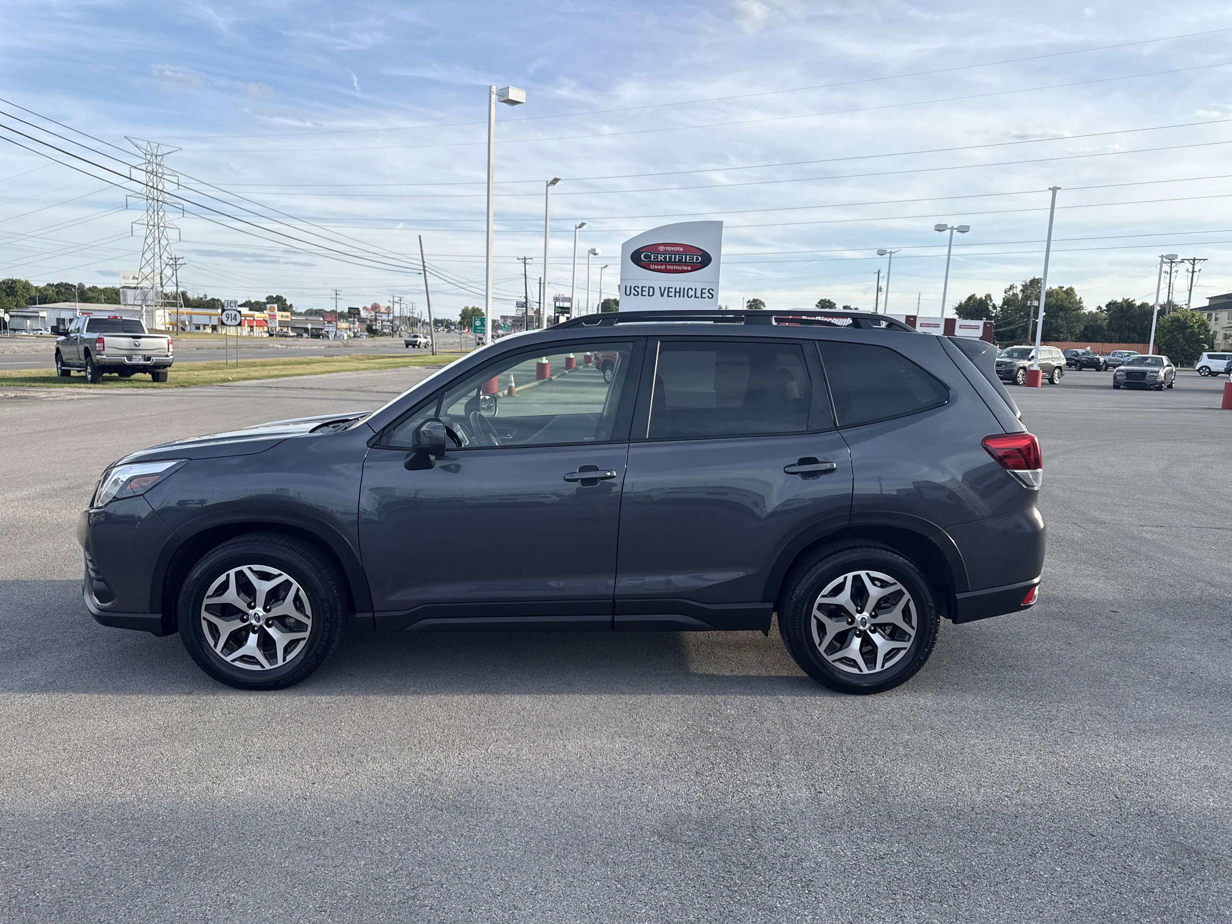 Used 2024 Subaru Forester Premium image 6