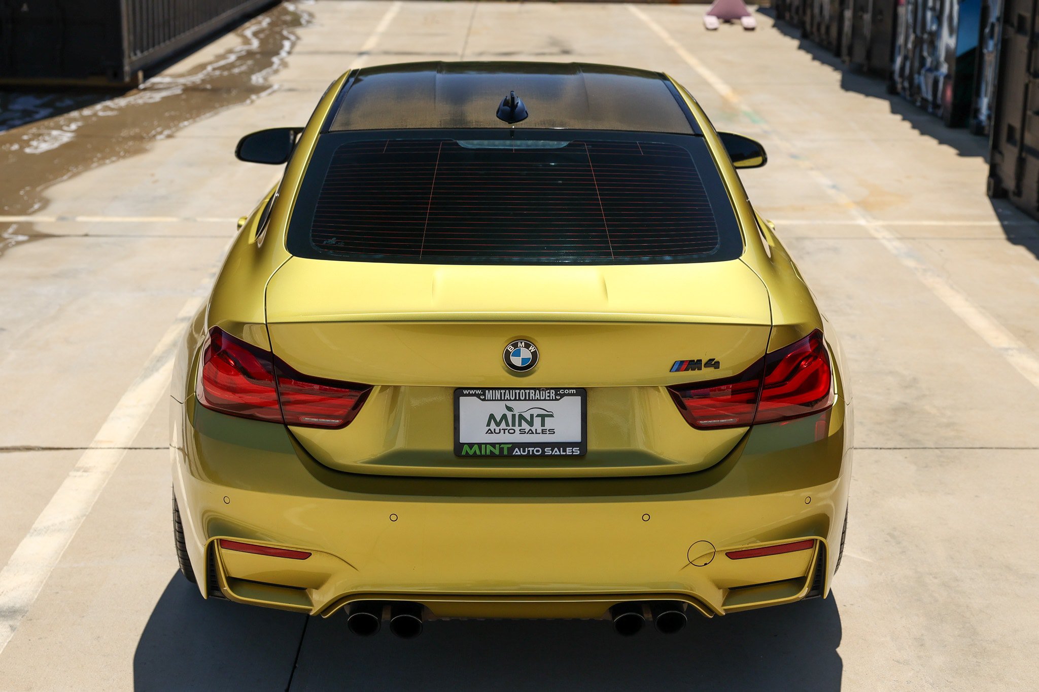 Used 2020 BMW M4 Coupe w/ Competition Package RWD image 13
