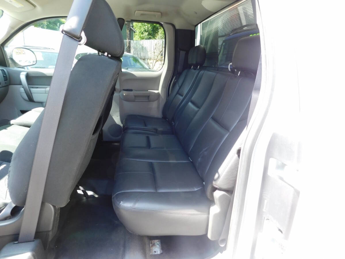 Used 2011 GMC Sierra 1500 W/T AWD/4WD image 5