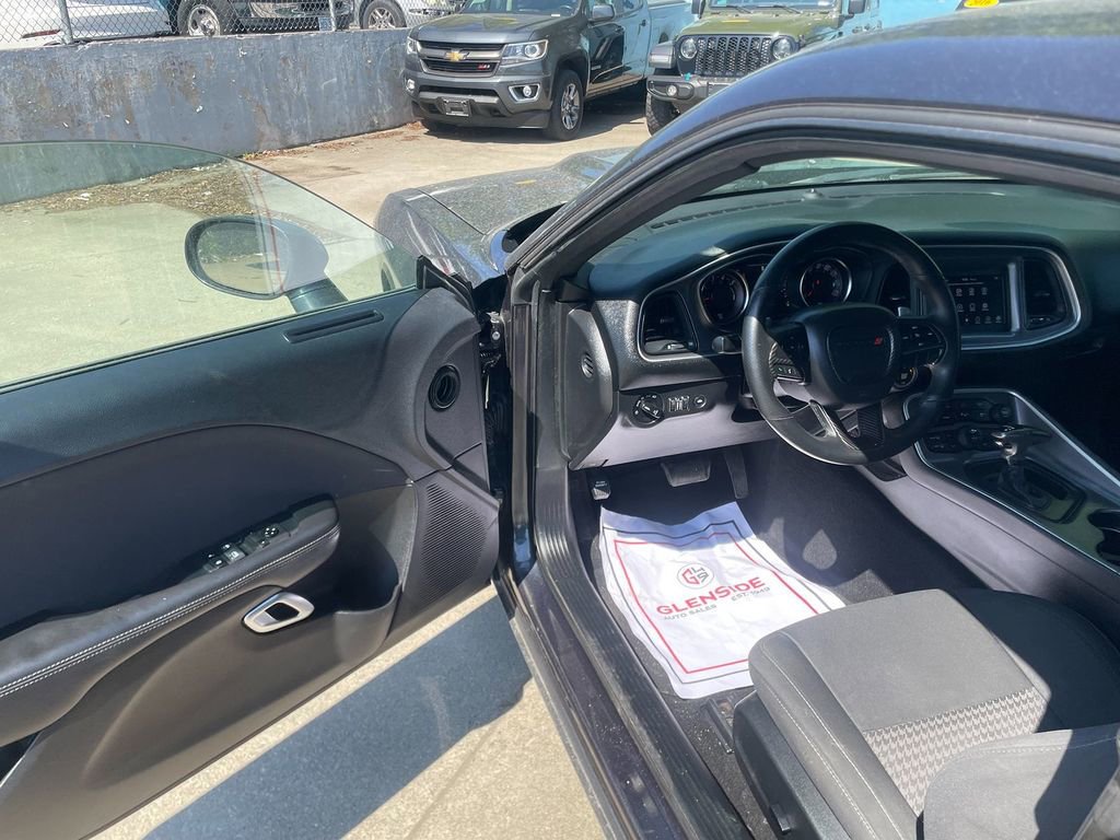 Used 2019 Dodge Challenger R/T RWD image 10