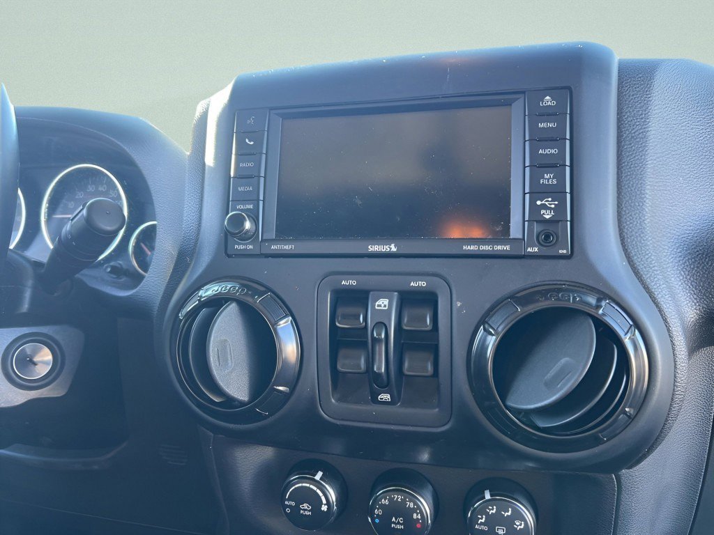 Used 2017 Jeep Wrangler Unlimited Rubicon image 21