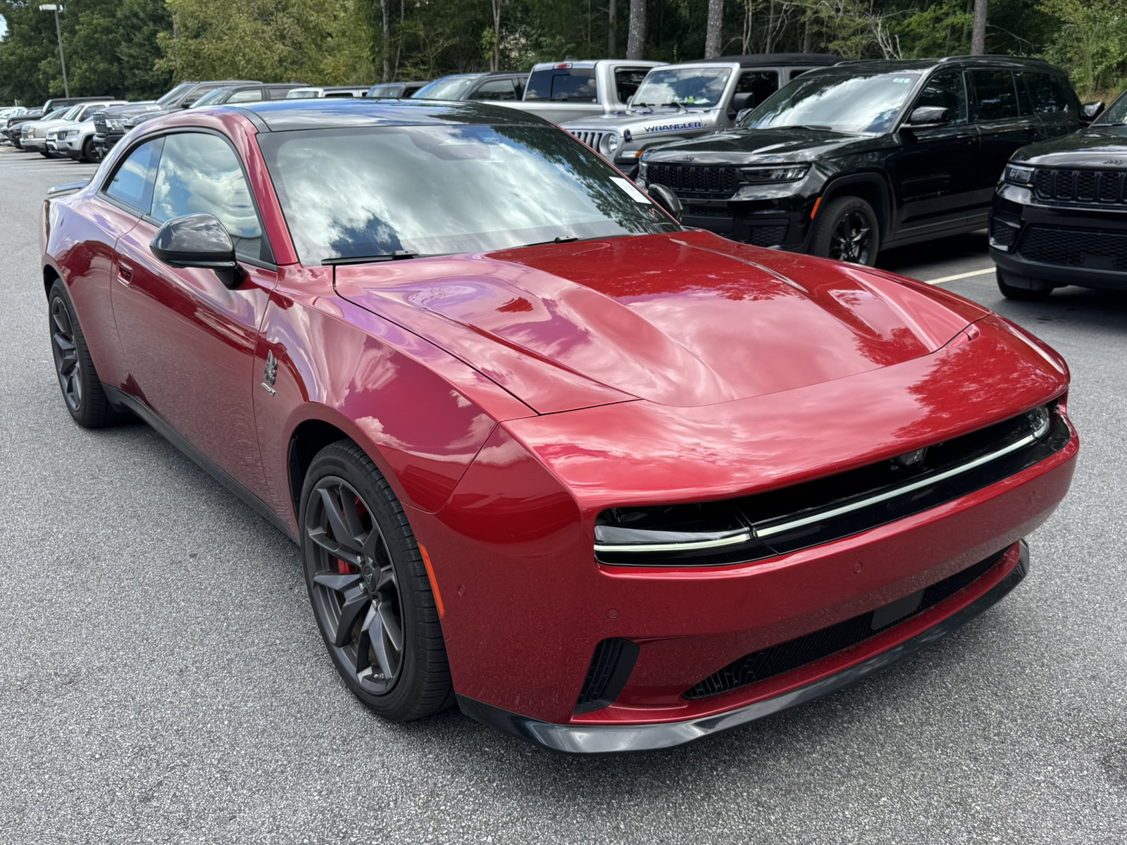 Used 2025 Dodge Charger Daytona Scat Pack w/ Track Pack AWD/4WD image 3