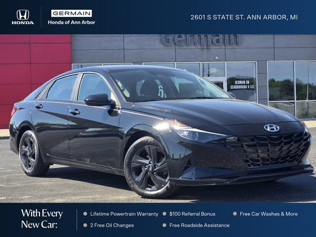Used 2022 Hyundai Elantra SEL FWD image 2