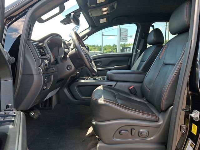 Used 2021 Nissan Titan PRO-4X w/ Pro-4x Convenience Package AWD/4WD image 15