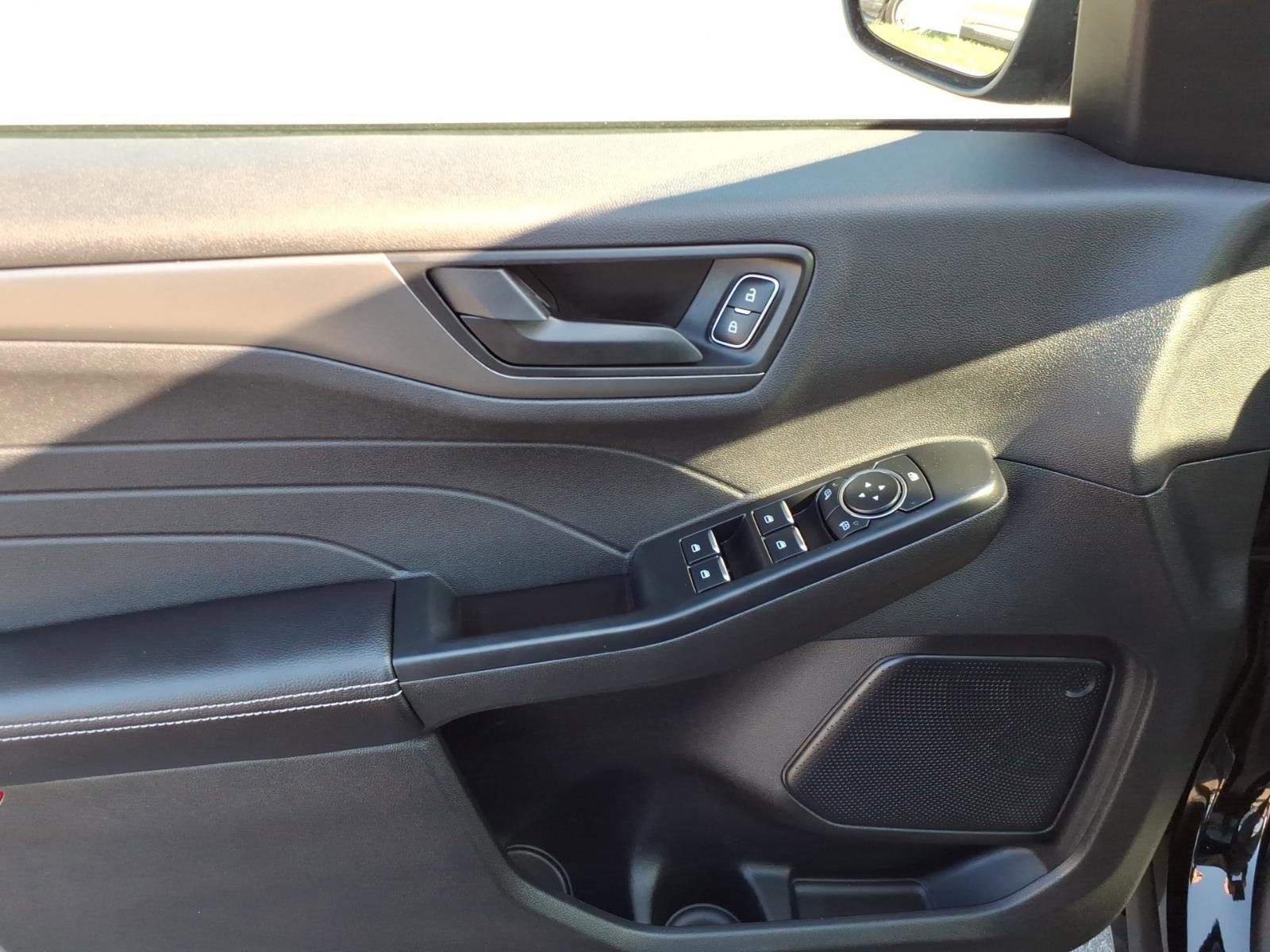 Certified 2025 Ford Escape Active w/ Tech Pack #1 FWD image 11