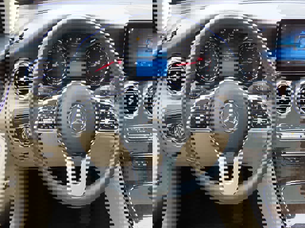 Used 2021 Mercedes-Benz GLC 300 4MATIC image 19