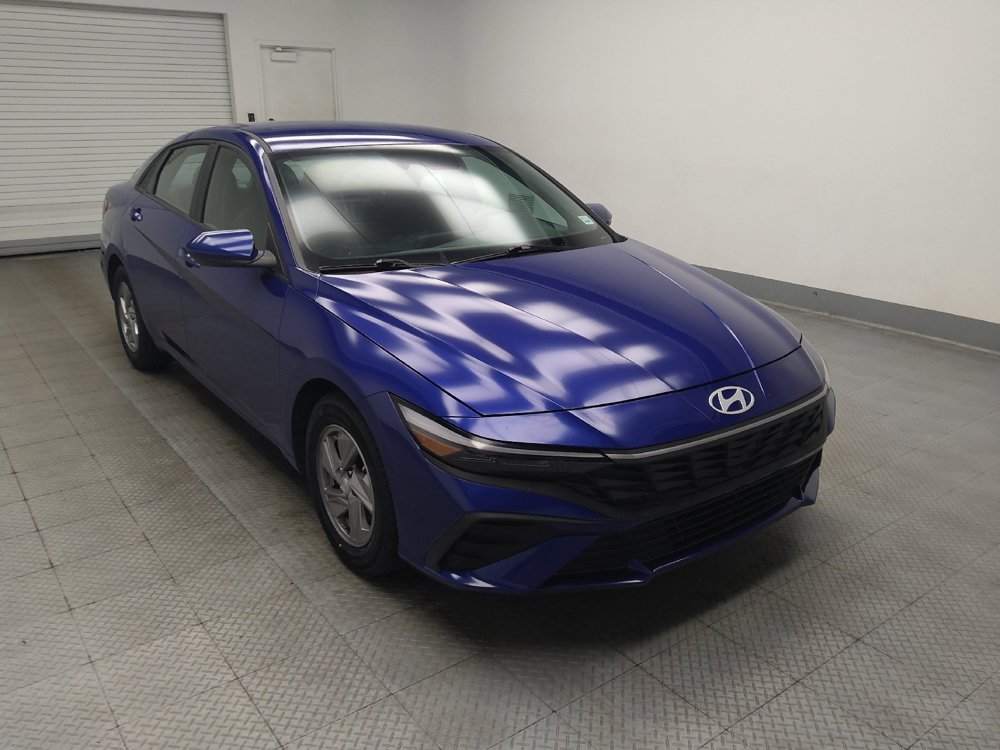 Used 2025 Hyundai Elantra SE FWD image 13