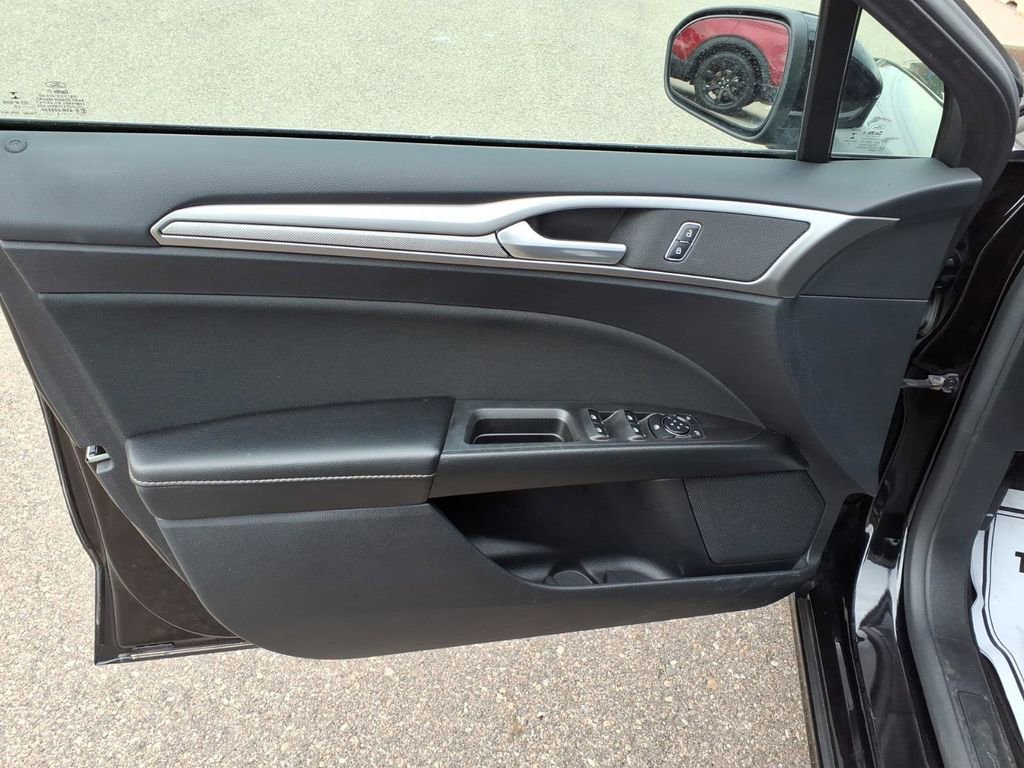 Certified 2020 Ford Fusion SE image 13