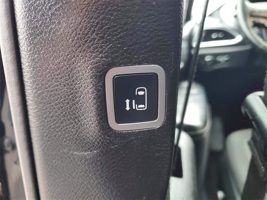 Used 2019 Chrysler Pacifica Touring Plus w/ S Appearance Package image 29