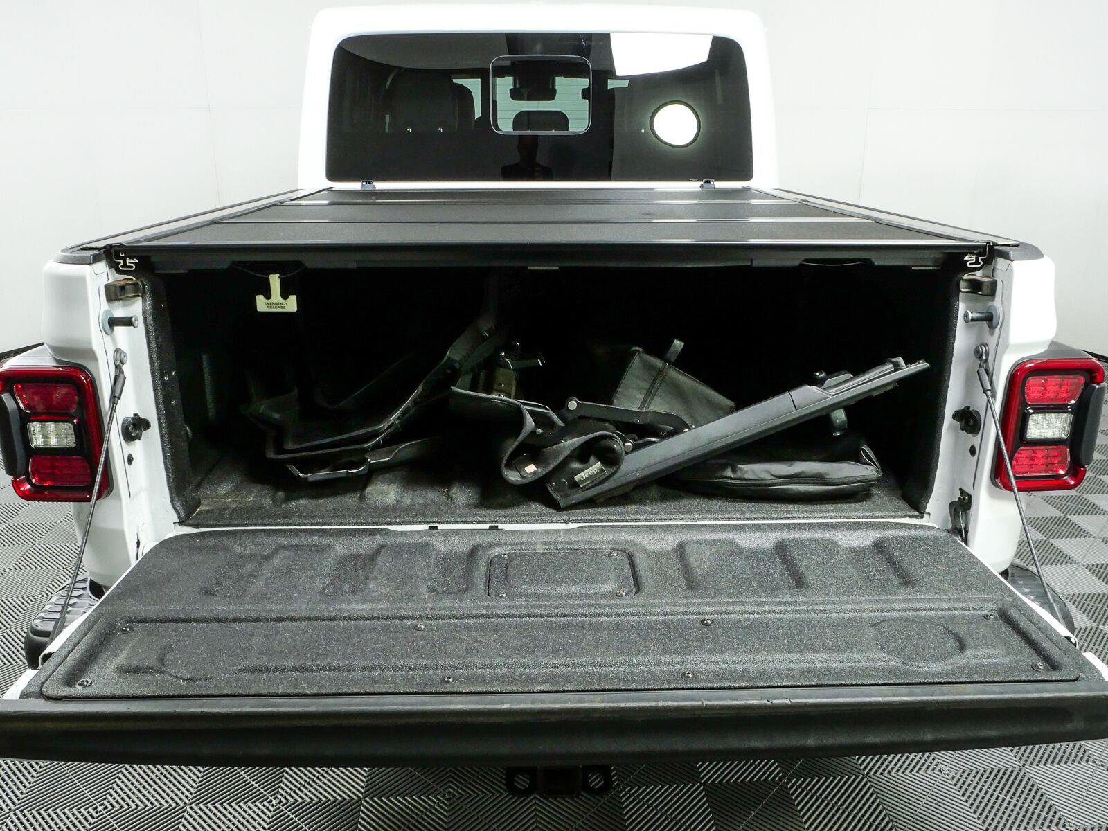 Used 2021 Jeep Gladiator Rubicon AWD/4WD image 30