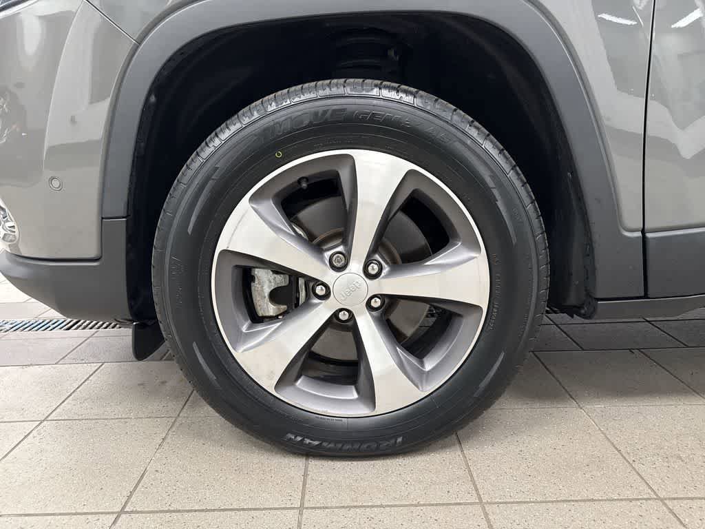 Used 2021 Jeep Cherokee Limited w/ Elite Package AWD/4WD image 10