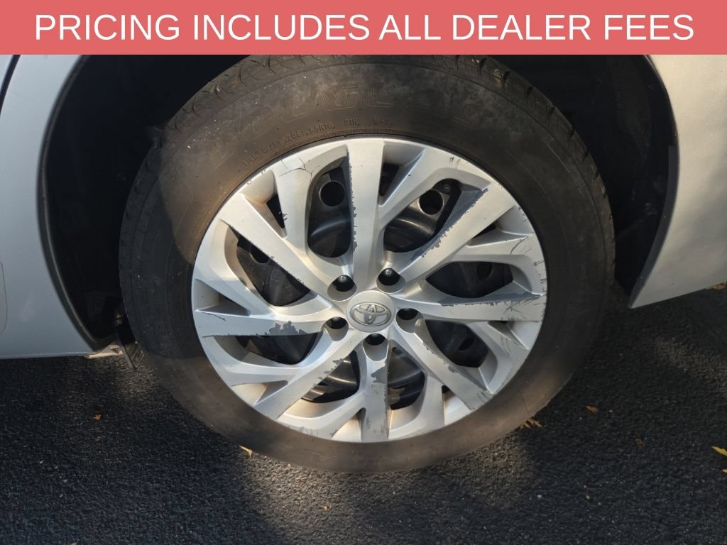 Used 2017 Toyota Corolla LE w/ Carpet Mat Package (TMS) FWD image 9