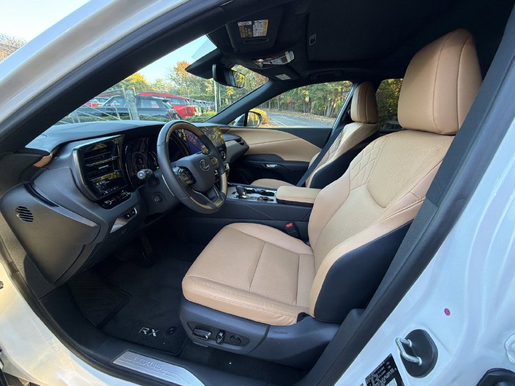 Used 2024 Lexus RX 350h w/ Accessory Package (Z1) AWD/4WD image 10