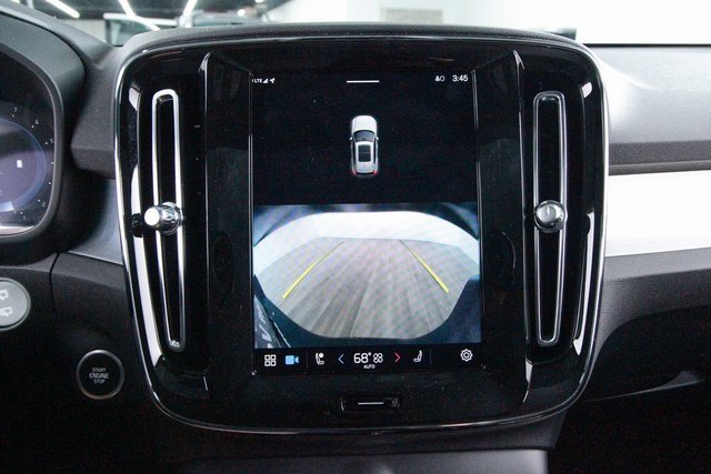 Certified 2025 Volvo XC40 B5 Core w/ Climate Package image 15