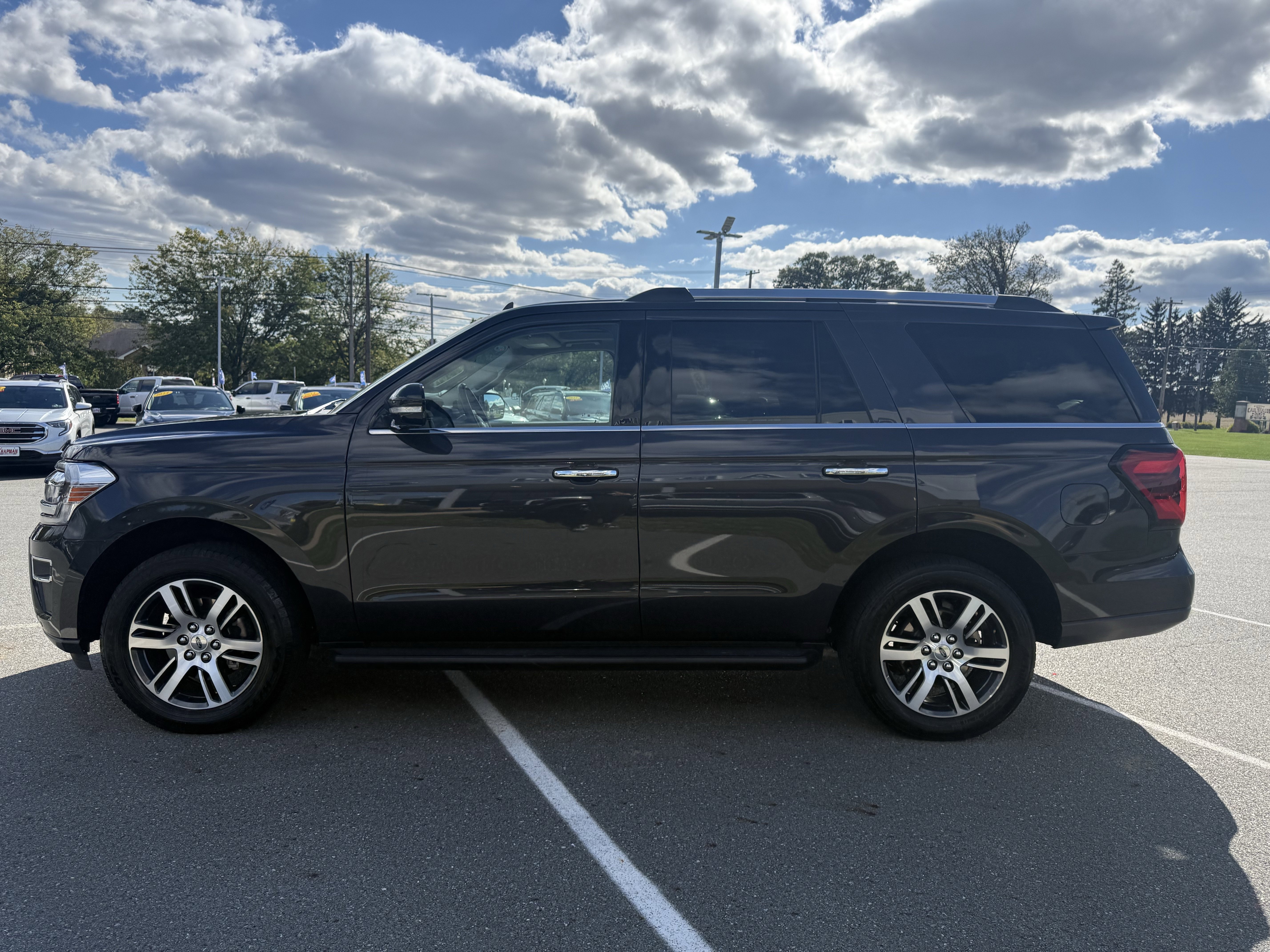 Used 2024 Ford Expedition Limited image 4