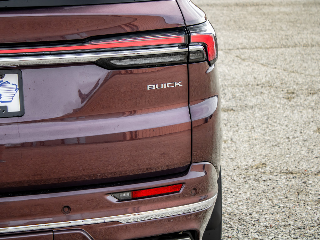 Used 2025 Buick Enclave Avenir w/ Trailering Package, 5000 lbs. image 15