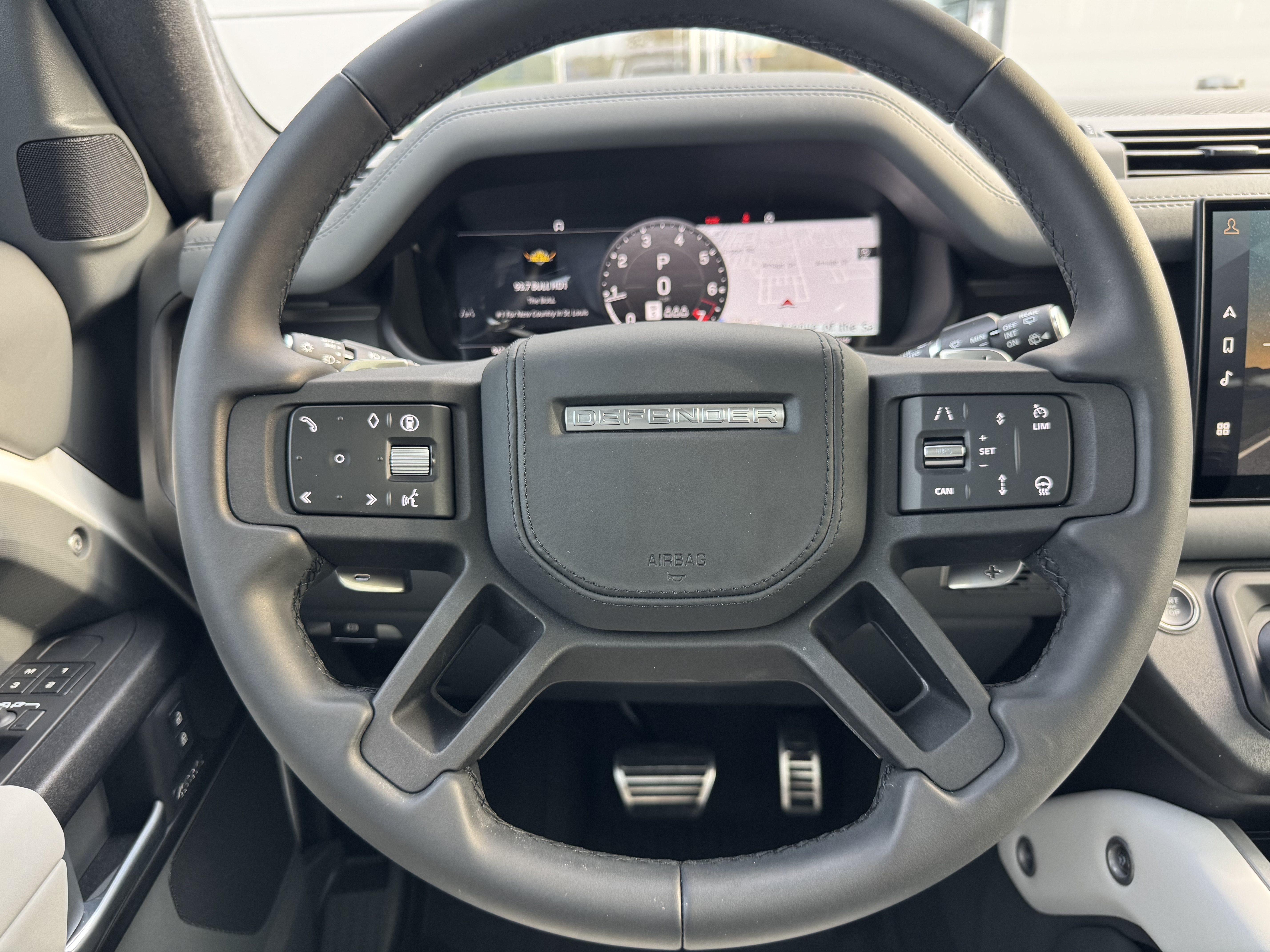 Certified 2025 Land Rover Defender 110 V8 AWD/4WD image 16