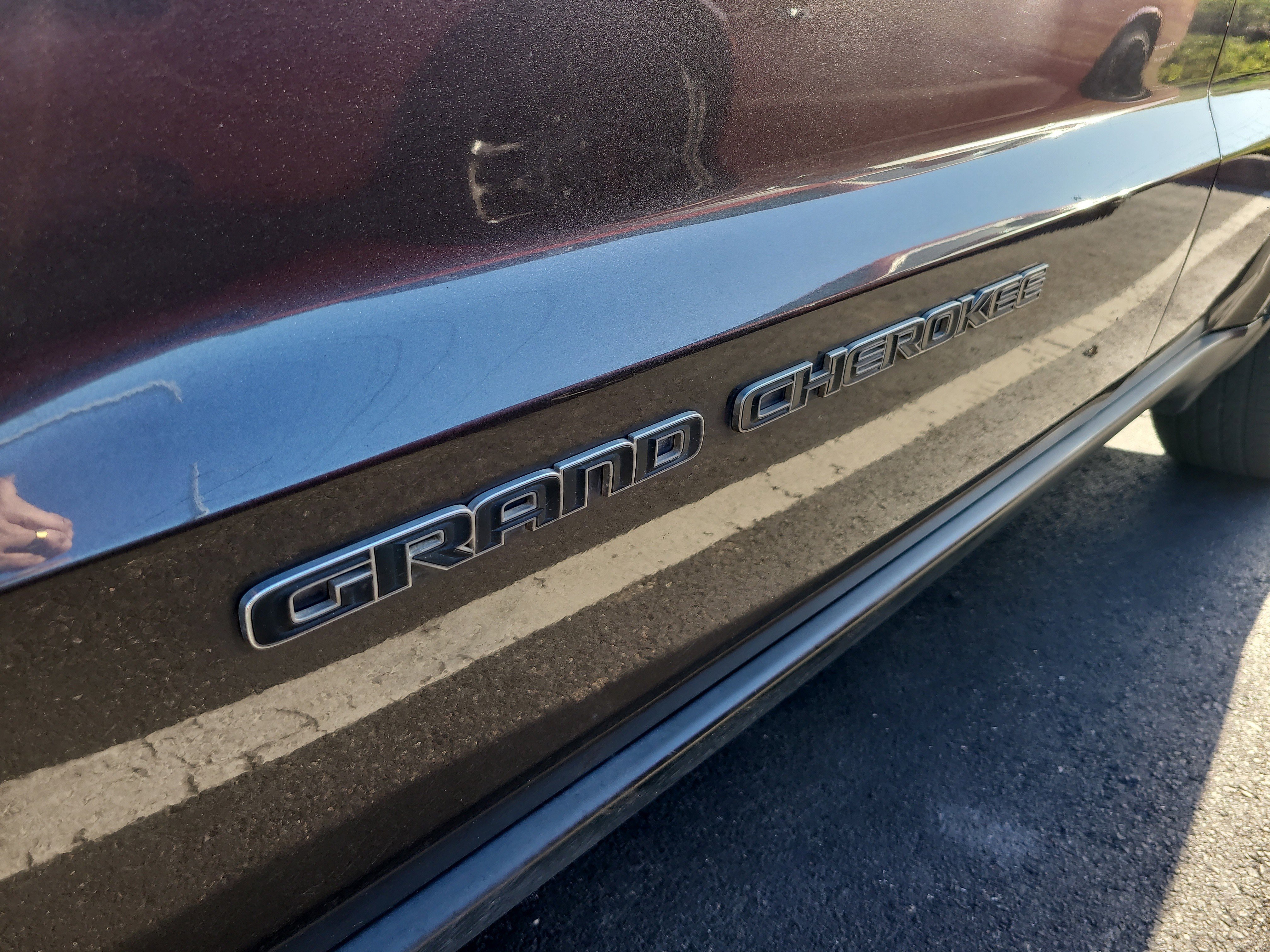 Used 2017 Jeep Grand Cherokee Laredo w/ Quick Order Package 2BE image 9