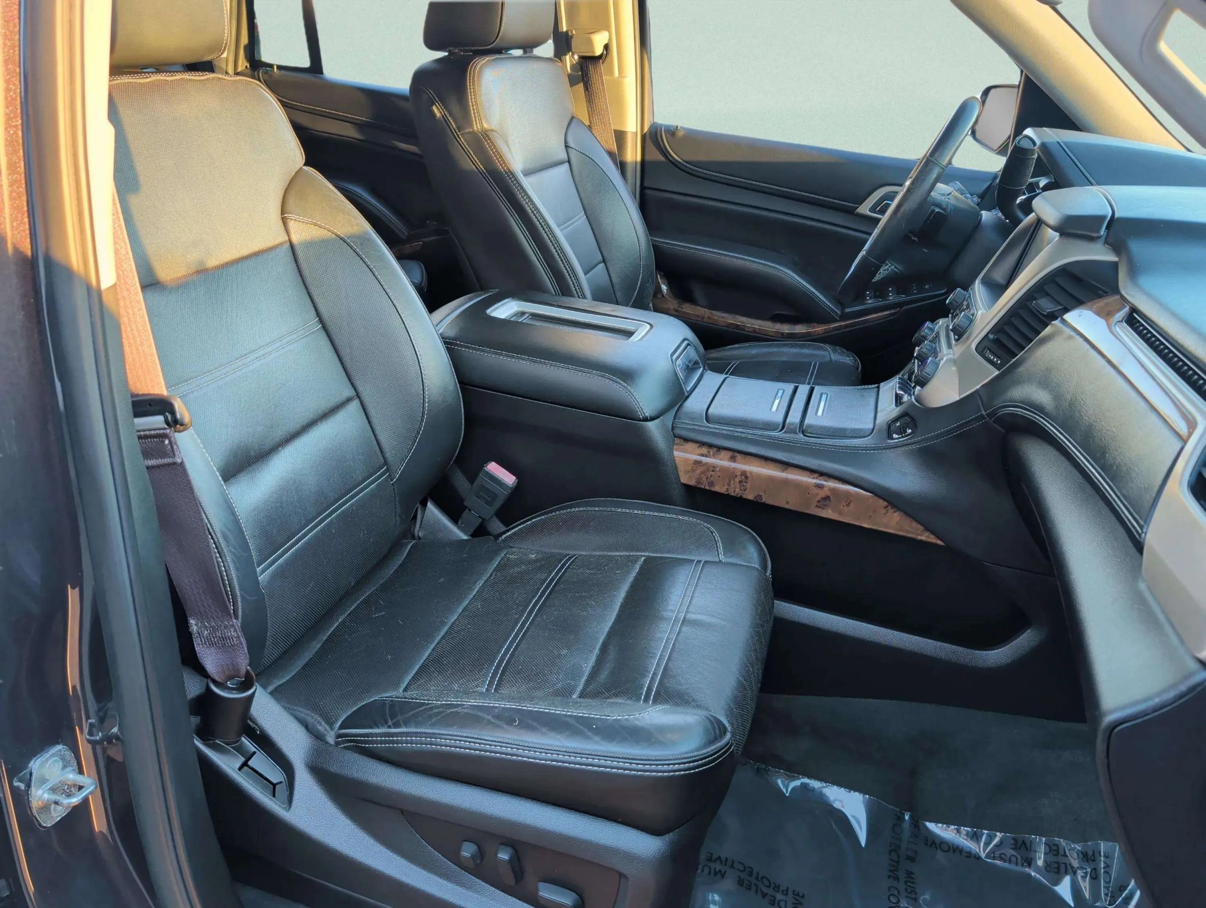 Used 2015 GMC Yukon Denali w/ Touring Package AWD/4WD image 18