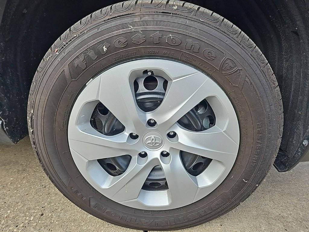 Used 2024 Toyota RAV4 LE image 15