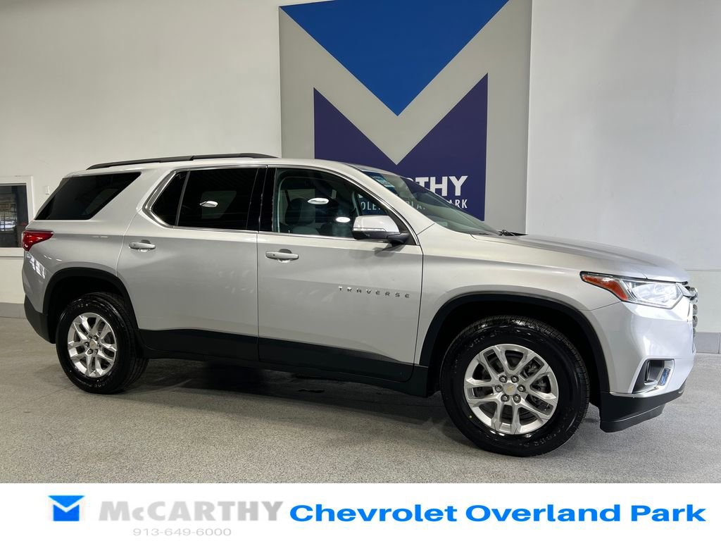 Used 2021 Chevrolet Traverse LT image 3