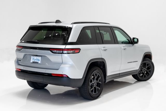 Certified 2024 Jeep Grand Cherokee Altitude AWD/4WD image 34