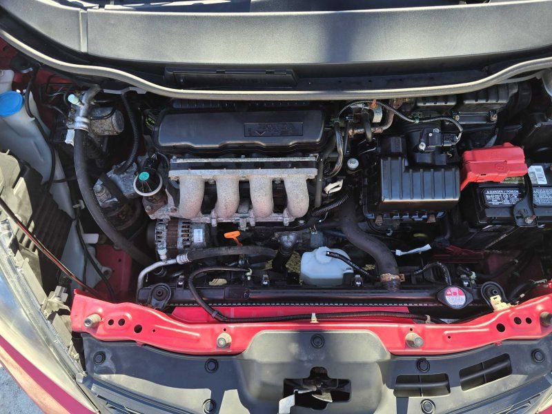 Used 2013 Honda Fit Sport image 36