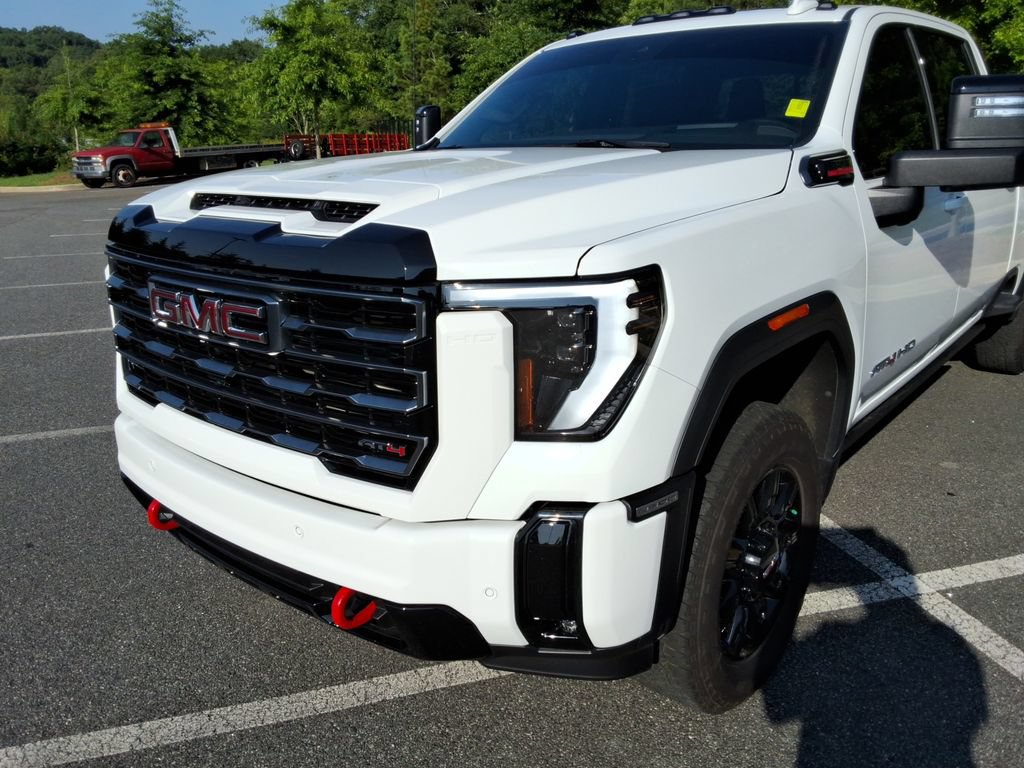 Certified 2026 GMC Sierra 2500 AT4 w/ AT4 Premium Plus Package AWD/4WD image 9