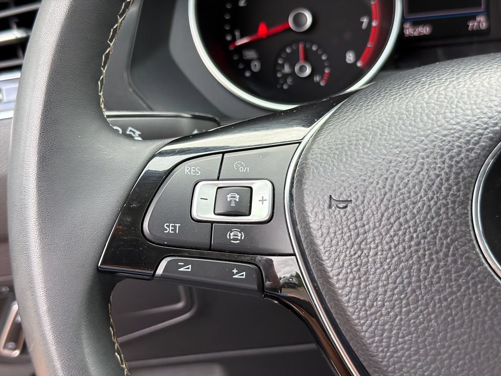 Used 2021 Volkswagen Tiguan SE FWD image 25