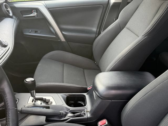 Used 2018 Toyota RAV4 XLE w/ Plus Extra Value Package FWD image 11