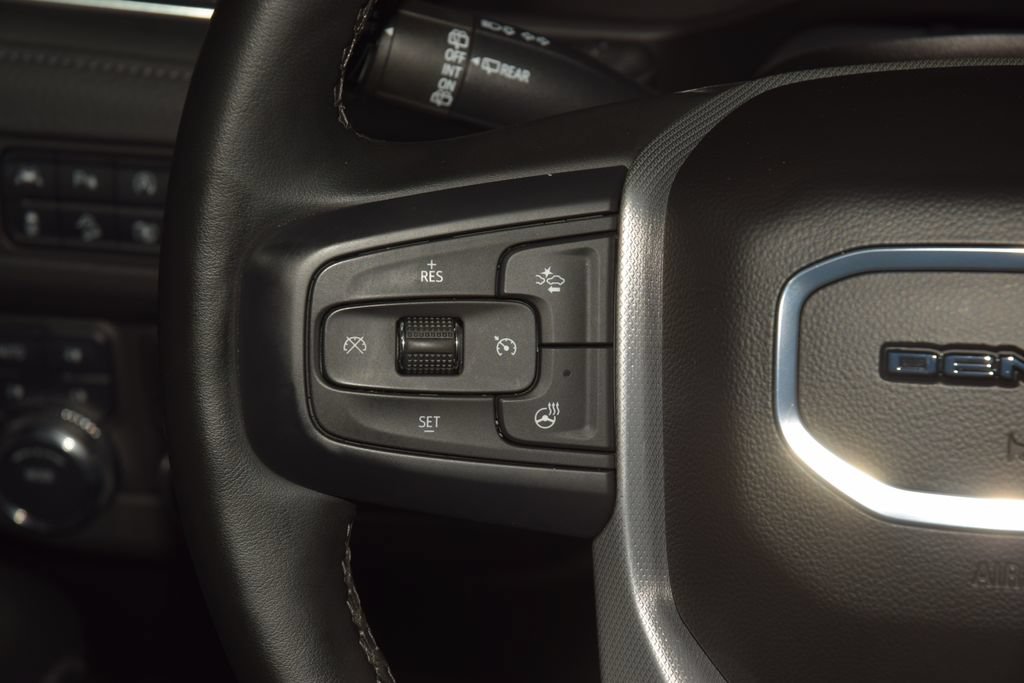 Used 2024 GMC Yukon XL Denali AWD/4WD image 39