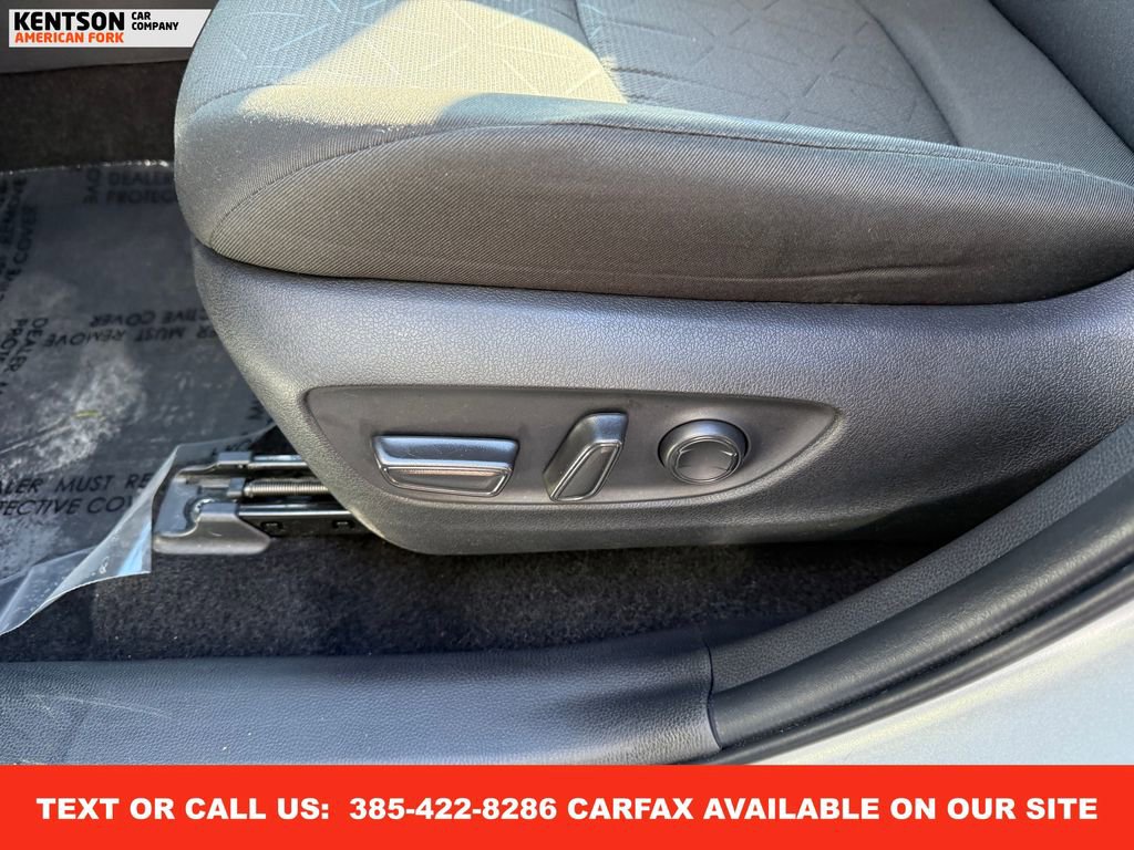 Used 2025 Toyota RAV4 XLE image 32